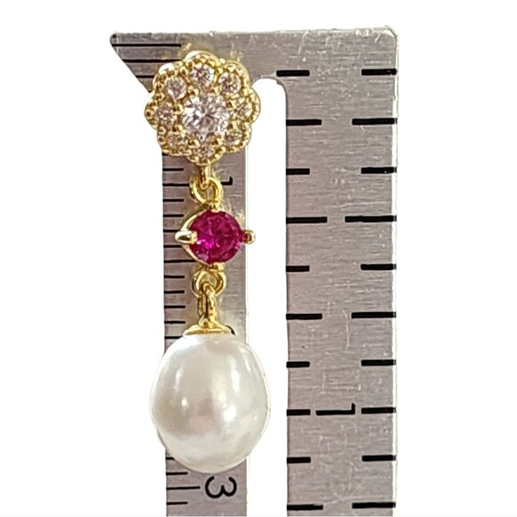 925S Red Gemstones‎ Stud Earrings With Cultured Freshwater Pearl and Zirconia - Picture 8 of 12
